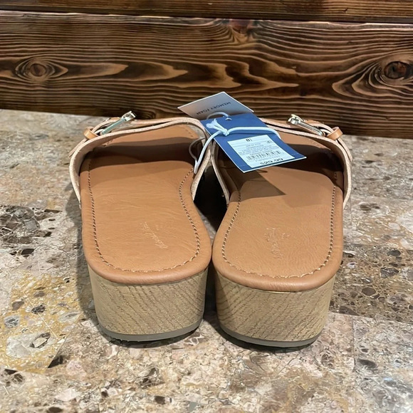 Women’s Sandals - Picture 7 of 8